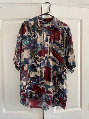 100% Silk Patterned Short Sleeve Button up